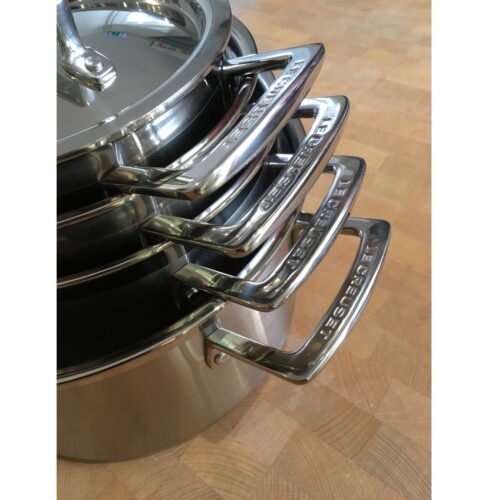 LeCreusetMagnetikpannenset5delig-3.jpg Complete Le Creuset Magnetik pannenset met steelpan en kookpannen