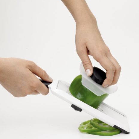 OXOGoodGripshandmandoline3snijdikten-1.png OXOGoodGripshandmandoline3snijdikten-1.png