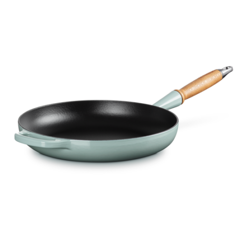 koekenpan gietijzer 28 cm sea salt le creuset signature koekenpan gietijzer 28 cm sea salt le creuset signature