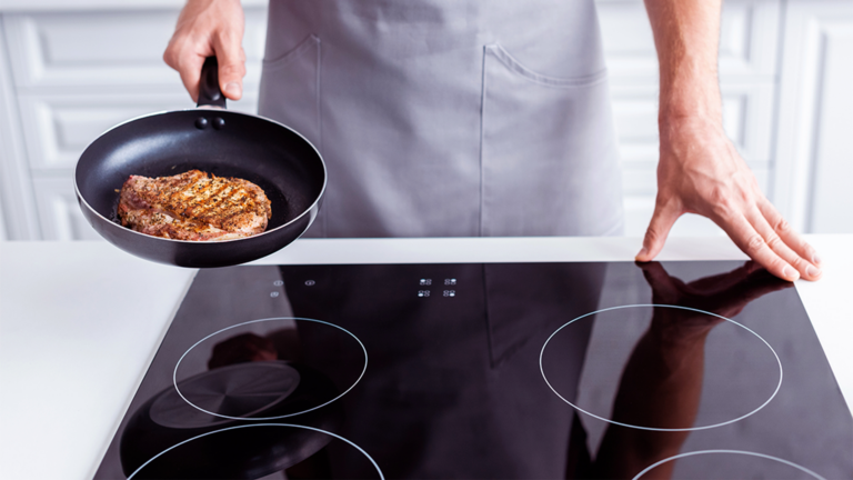 Wat is koken op inductie? Werking, voordelen en aandachtspunten Wat is koken op inductie? Werking, voordelen en aandachtspunten
